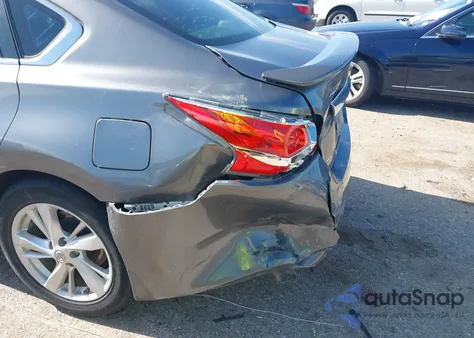 2015 Nissan Altima 2.5 Sv z USA, uszkodzony, nr VIN 1N4AL3AP5FC169971